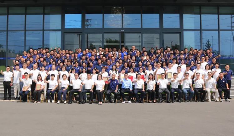 新芯因海 大有未来——青岛海大生物集团成立二十五周年表彰大会隆重举行